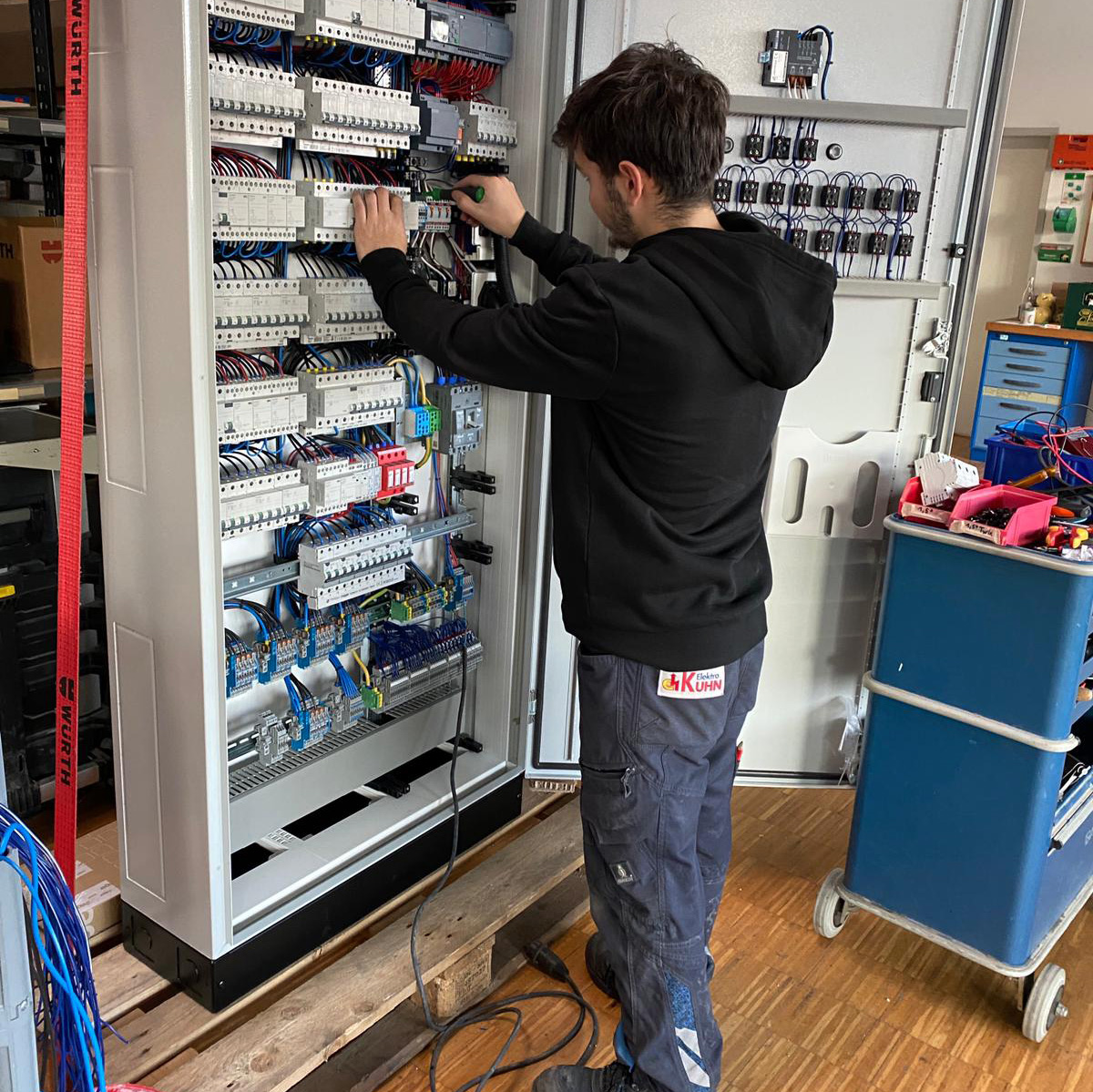 8f5ba53c-ee0e-4ca4-a57a-ec7ef51ef475